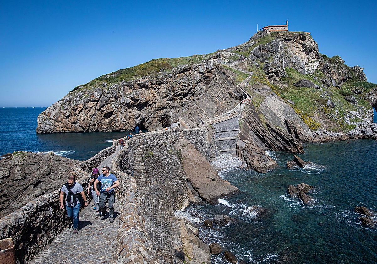 La Diputación destina 592.000 euros en reparar el camino a San Juan de Gaztelugatxe