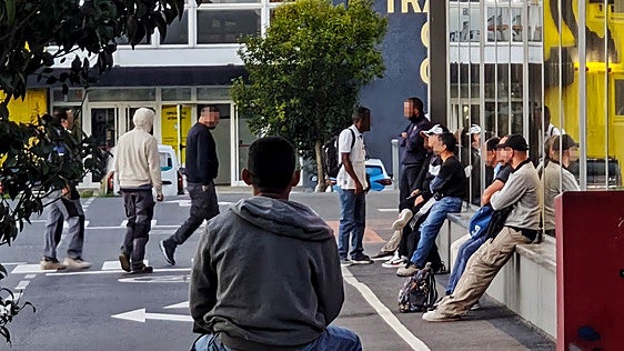 Explotación laboral en un polígono de Sestao: se llevan en furgonetas a los inmigrantes para trabajar a 7 euros la hora
