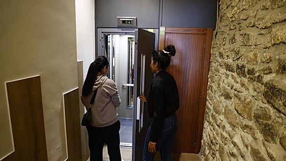 Vivienda tarda 278 días en resolver las ayudas para instalar ascensores en edificios de Álava