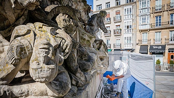 PSE y PNV se comprometen a incluir la restauración del Monumento a la Batalla en el presupuesto de 2027