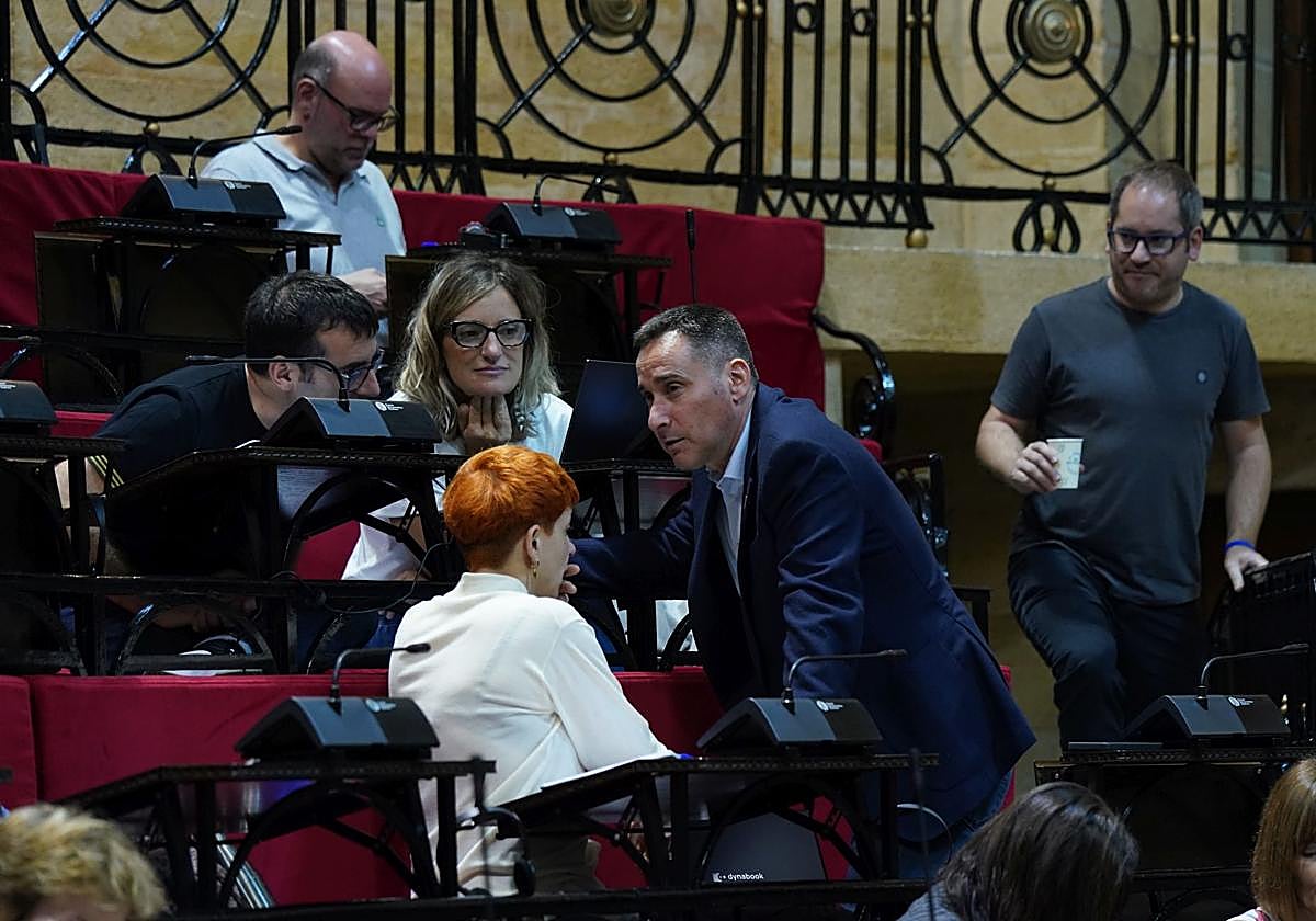 La oposición, a Etxanobe: «Ha sido una legislatura fallida y empieza a percibirse la necesidad de un cambio de ciclo»