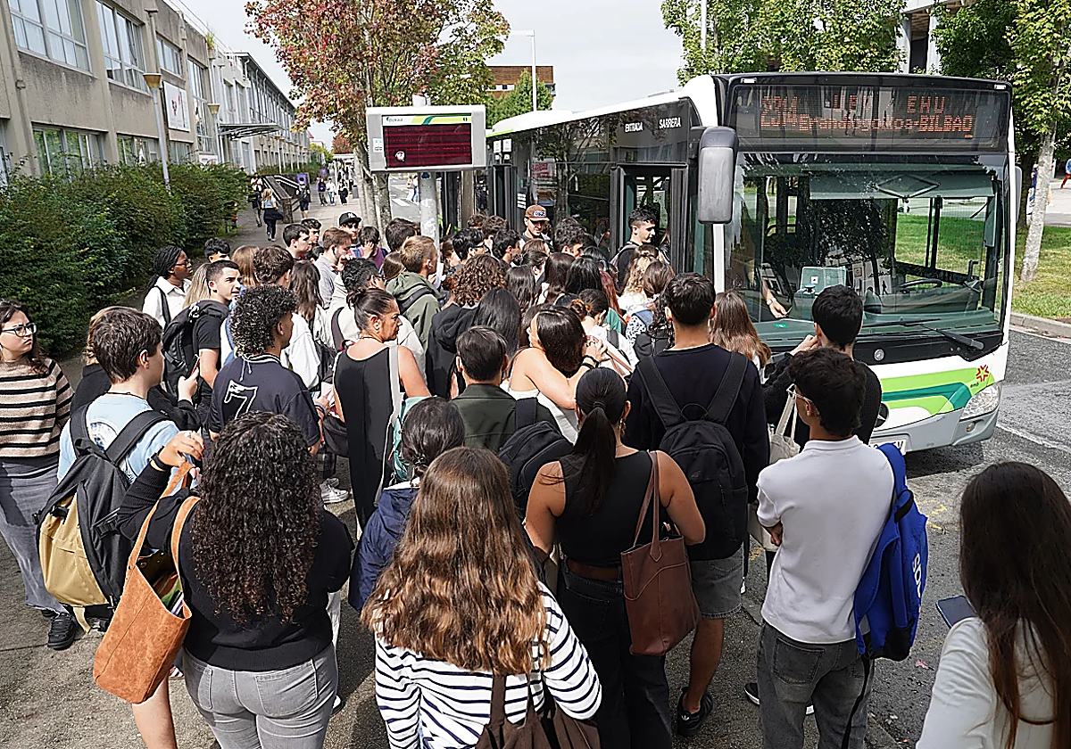 Bizkaibus refuerza su servicio entre Uribe Kosta y el campus de Leioa de la EHU