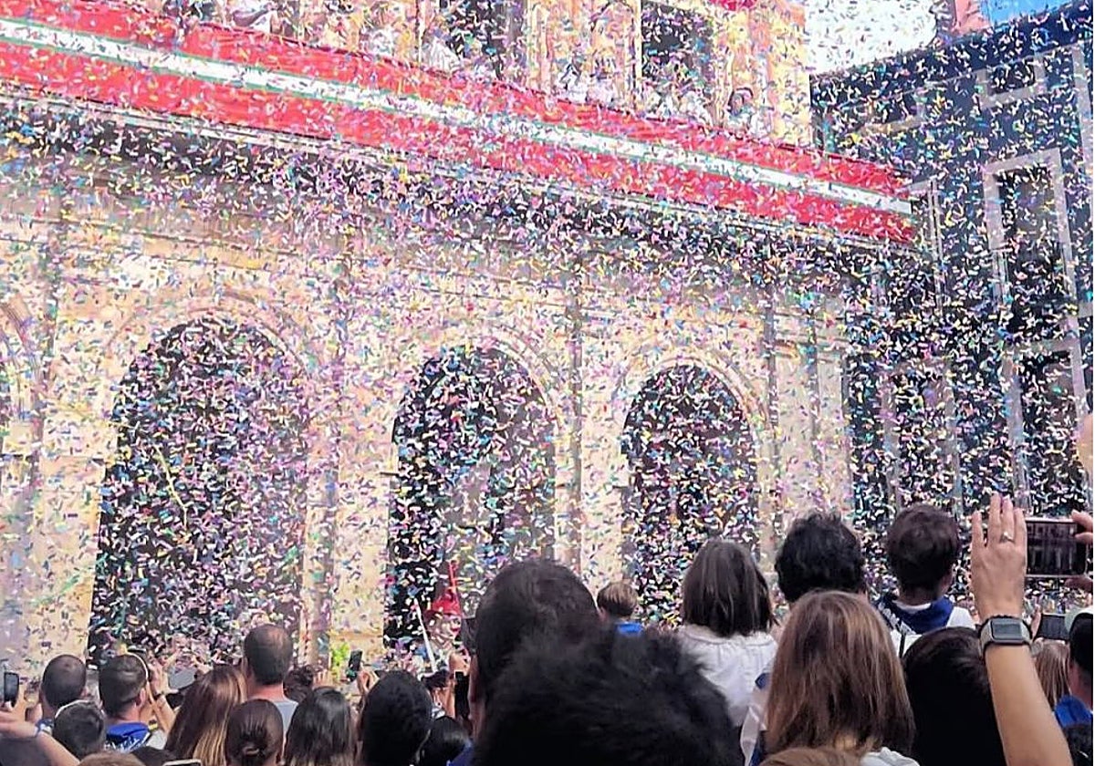 El txupinazo handi y txiki reunió en Durango a 8.100 personas