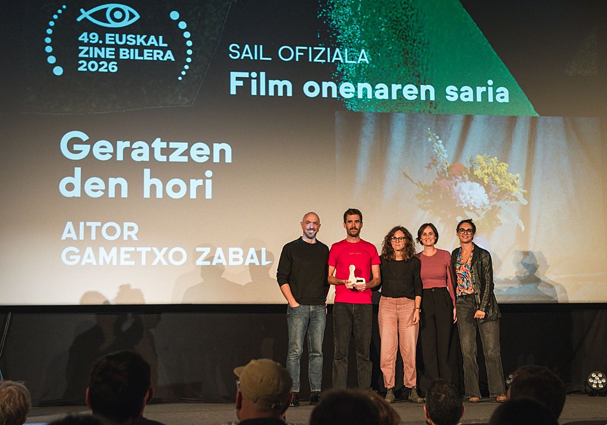 El cineasta de Lekeito Aitor Gametxo se lleva el premio a la mejor película del último 'Euskal Zine Bilera'