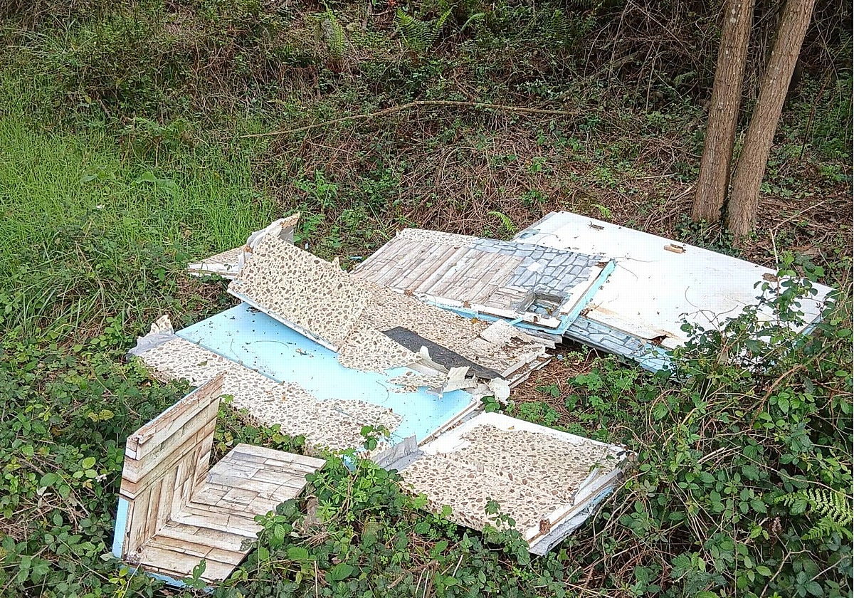 Destrozan los refugios de una colonia felina protegida en Ugao