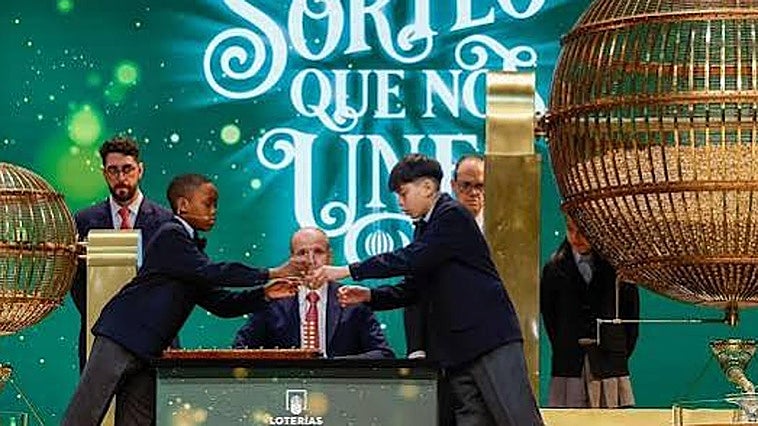 La Navidad ya ha llegado: la lotería está a la venta