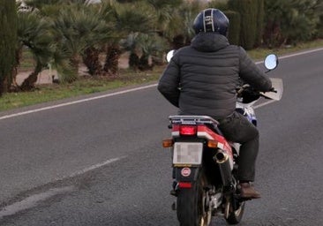 Los motoristas y acompañantes deberán llevar guantes y no podrán utilizar chanclas