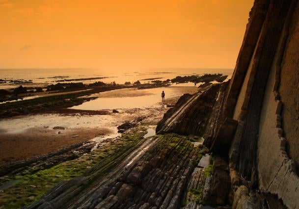 De playa... pero para descubrir secretos en uno de los arenales más populares de nuestra costa