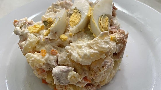 La hamburguesería de Bilbao donde se come una «muy fresca y rica» ensaladilla rusa