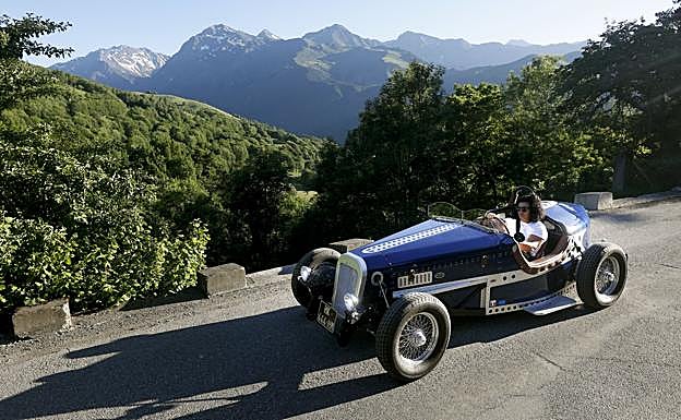 La Brigitte permite descubrir los Pirineos por carretera en un coche clásico eléctrico.