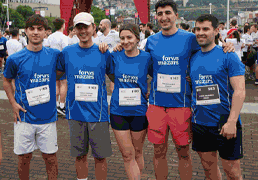 Todas las fotos de la carrera de empresas de Bilbao: ambiente previo, salida, recorrido, llegada a meta, photocall y entrega de trofeos