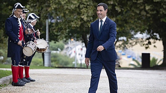 Pradales urge a Sánchez a «pisar el acelerador» para completar los traspasos