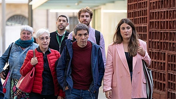Sumar reprocha a Pradales que «la culpa siempre sea de otros»