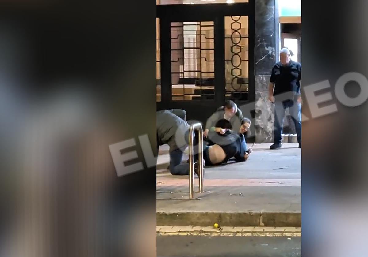 Vecinos y comerciantes de Deusto, el día después de los altercados: «Eran críos que encima se te enfrentaban»