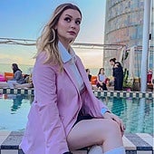 Aroia es youtuber y creadora de contenido.