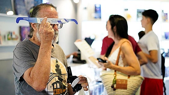 Ordenan la retirada de seis modelos de gafas para el eclipse por riesgo de lesiones oculares