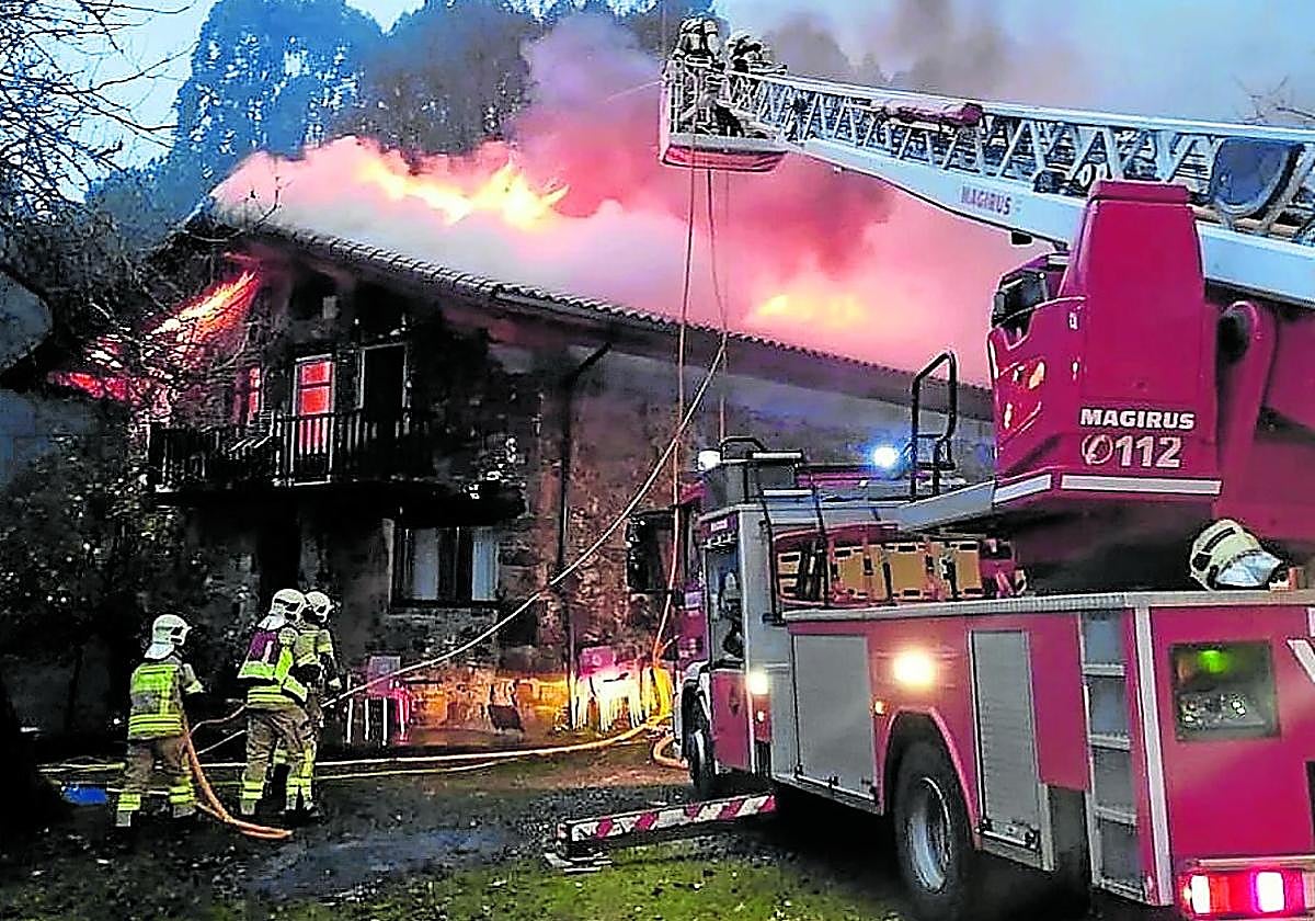 Un aspirante a bombero de Bizkaia cambia de sexo y opta al cupo de mujeres