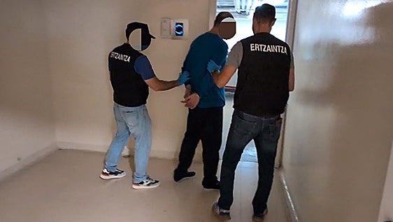 El juez envía a prisión provisional al principal sospechoso de matar al taxista de Azpeitia