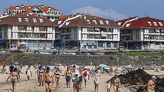 Detectados en Cantabria 2.762 pisos de uso turístico que no cumplen la ley, la mayoría en la costa