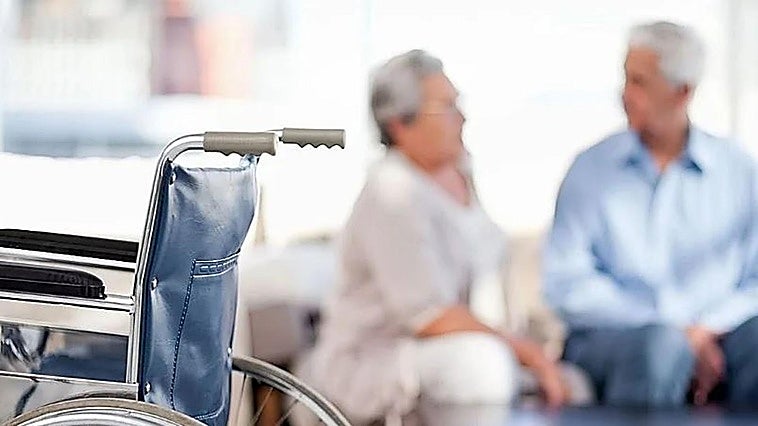 Una residencia obligada a pagar 480 euros por la nueva dentadura de una usuaria