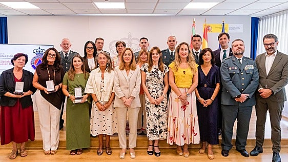 La Delegación del Gobierno en Euskadi entrega sus medallas al Mérito de Protección Civil: «Son joyas humanas»