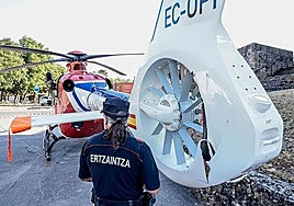 Un saco de escombro se engachó en el rotor de cola y obligó al piloto a hacer un aterrizaje de emergencia, en Galarreta (Álava)