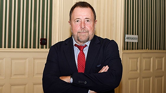 Joseba Estrade: «Me llevo bien con todas mis exmujeres»
