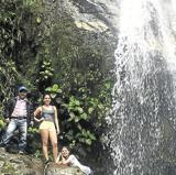 Cascada de la cañada La Cristalina, en el Bilbao colombiano.