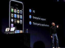 Steve Jobs, de Apple, en la presentación del iPhone 2.0. /EFE