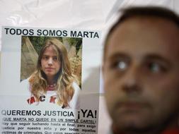El padre de Marta ha vuelto a comparecer para pedir que los implicados paguen por las mentiras de sus declaraciones. / Reuters