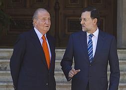 Don Juan Carlos y Rajoy. / Archivo