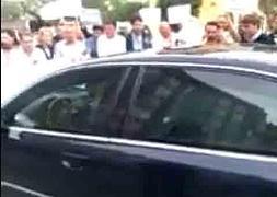 Alcaldes del PP reciben con pancartas a Susana Díaz. / Youtube