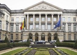 Vista panorámica del exterior del Parlamento belga, en Bruselas (Bélgica). / Efe