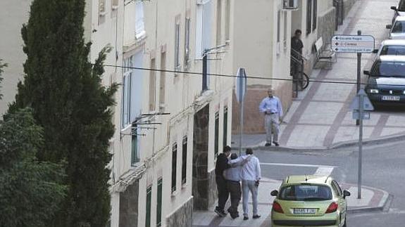 El hombre, de 50 años, que durante casi cinco horas ha estado encerrado en su vivienda de Arcos de Jalón (Soria) 