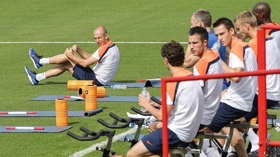 Robben, junto a sus compañeros. 