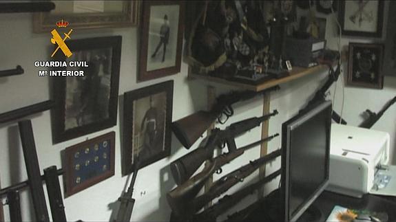 Algunas de las armas incautadas. 