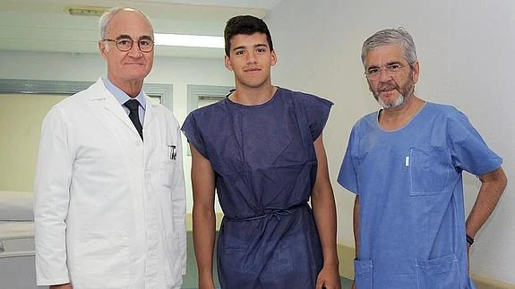 Ripoll, Rulli y De Prado, minutos antes de la operación