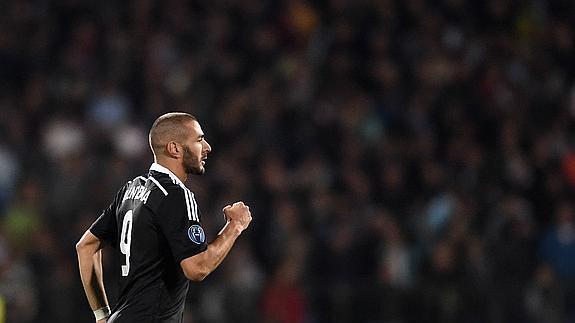 Benzema celebra un gol. 