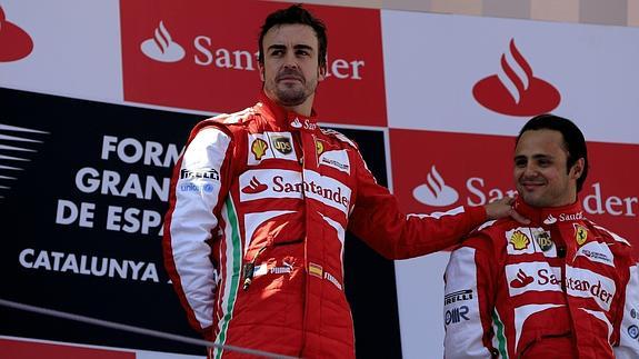 Alonso (i) y Massa. 