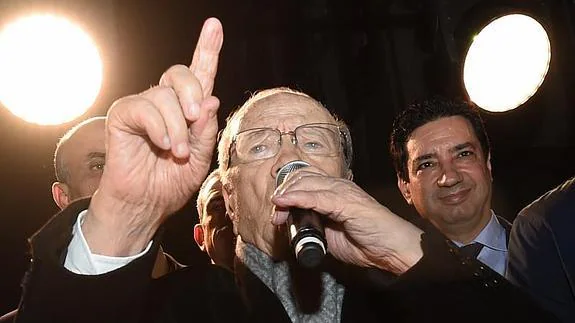 El candidato del partido laico Nidá Tunis, Beyi Caid Essebsi.