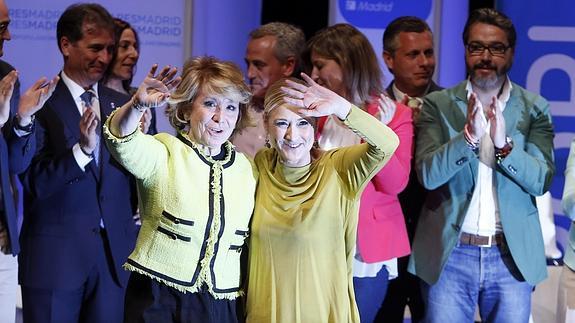 La presidenta del PP de Madrid y candidata a la Alcaldía de la capital, Esperanza Aguirre (i), junto a la candidata a la Presidencia de la Comunidad, Cristina Cifuentes (d).