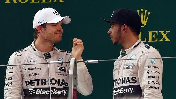 Rosberg y Hamilton. AFP