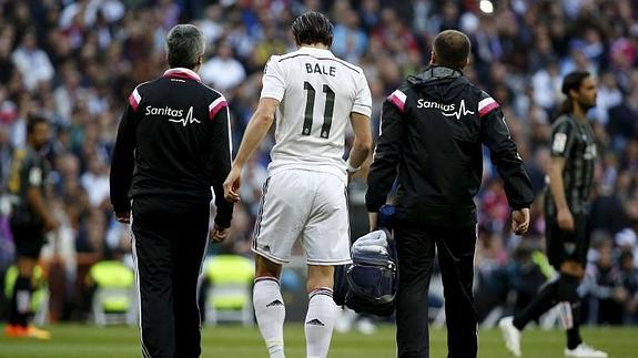 Bale, se retira lesionado ante el Málaga. 