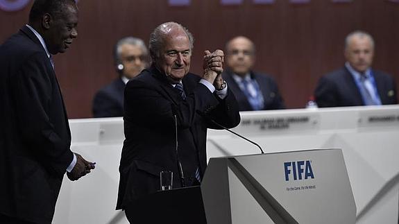 Joseph Blatter, tras ser reelegido presidente de la FIFA. 