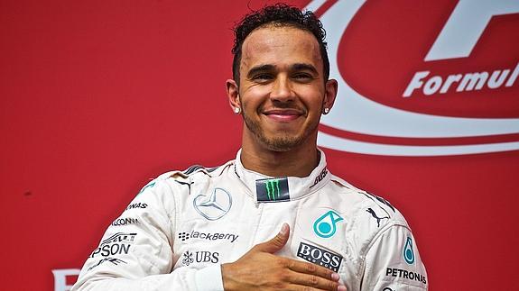 Hamilton, en el podio de Canadá. 