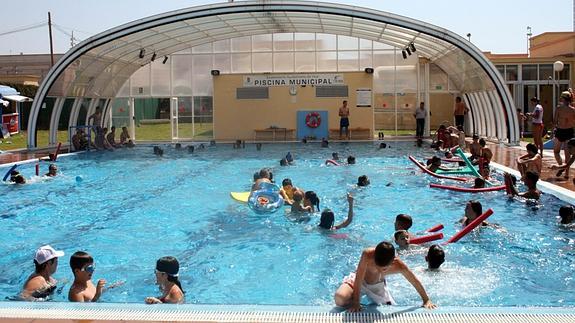 No hay que aguardar dos horas después de comer para poder disfrutar de un baño, eso sí, hay que meterse despacio en el agua.  