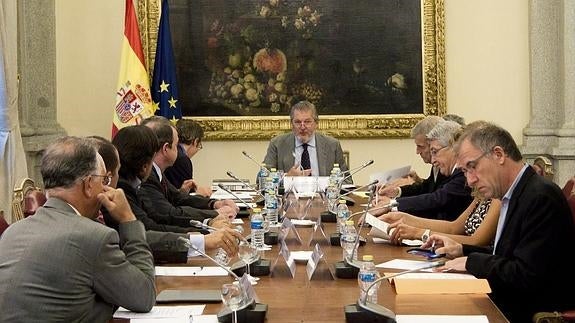 El ministro de Cultura durante la reunión con la Coalición de Creadores.