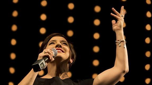 La actriz argentina Ivana Rossi interpreta una canción de Celia Gámez.