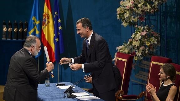 El Rey entrega el Premio Princesa de Asturias a Francis Ford Coppola.