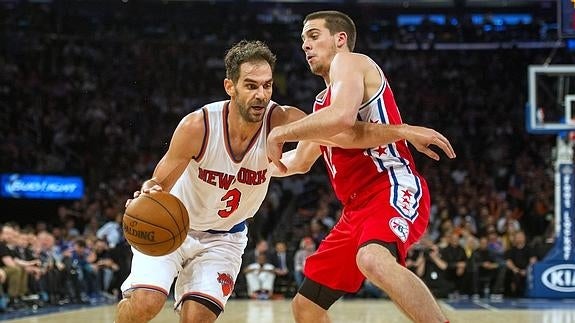 T.J. McConnell (12) y José Calderón (3).